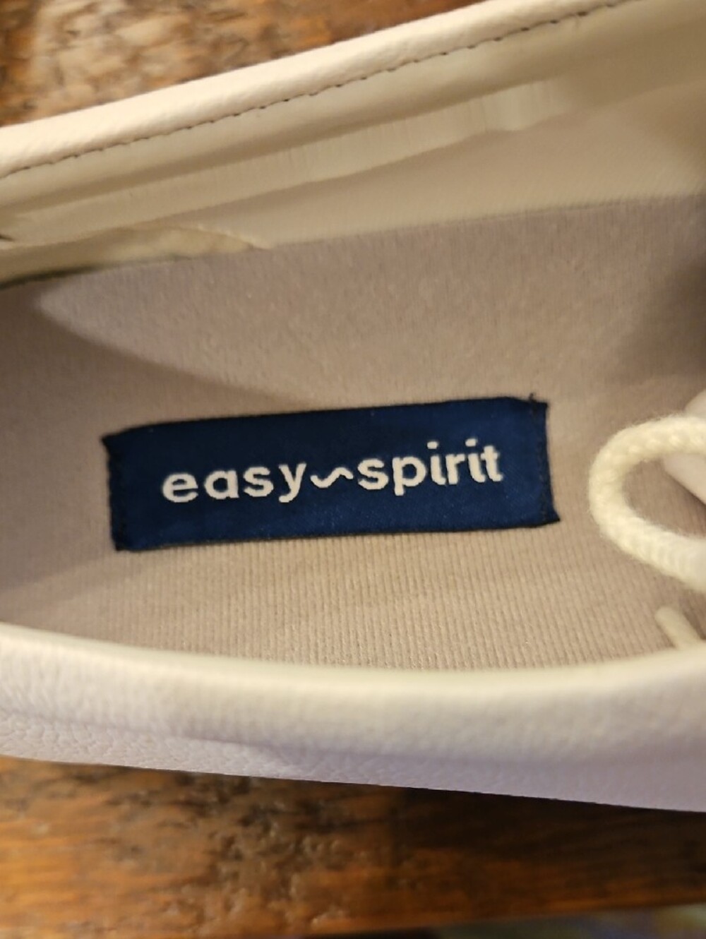 Nwt Easy Spirit Esmotion White LE Sneakers - Picture 10 of 12